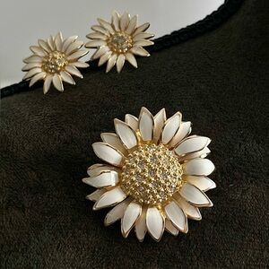 Vintage Christian Dior Sunflower 🌻 White Enamel Rhinestone Brooch Earrings Set